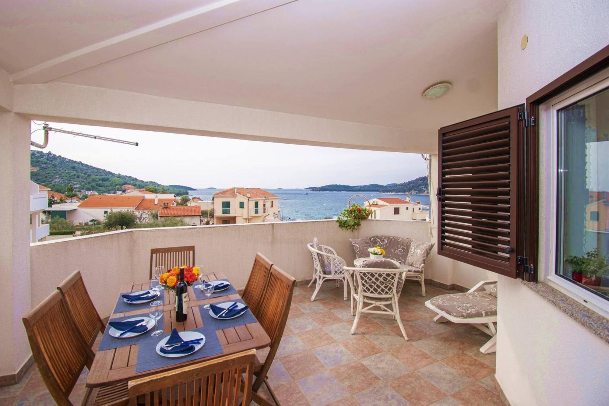 Apartment Meri Razanj With Sea View Екстер'єр фото