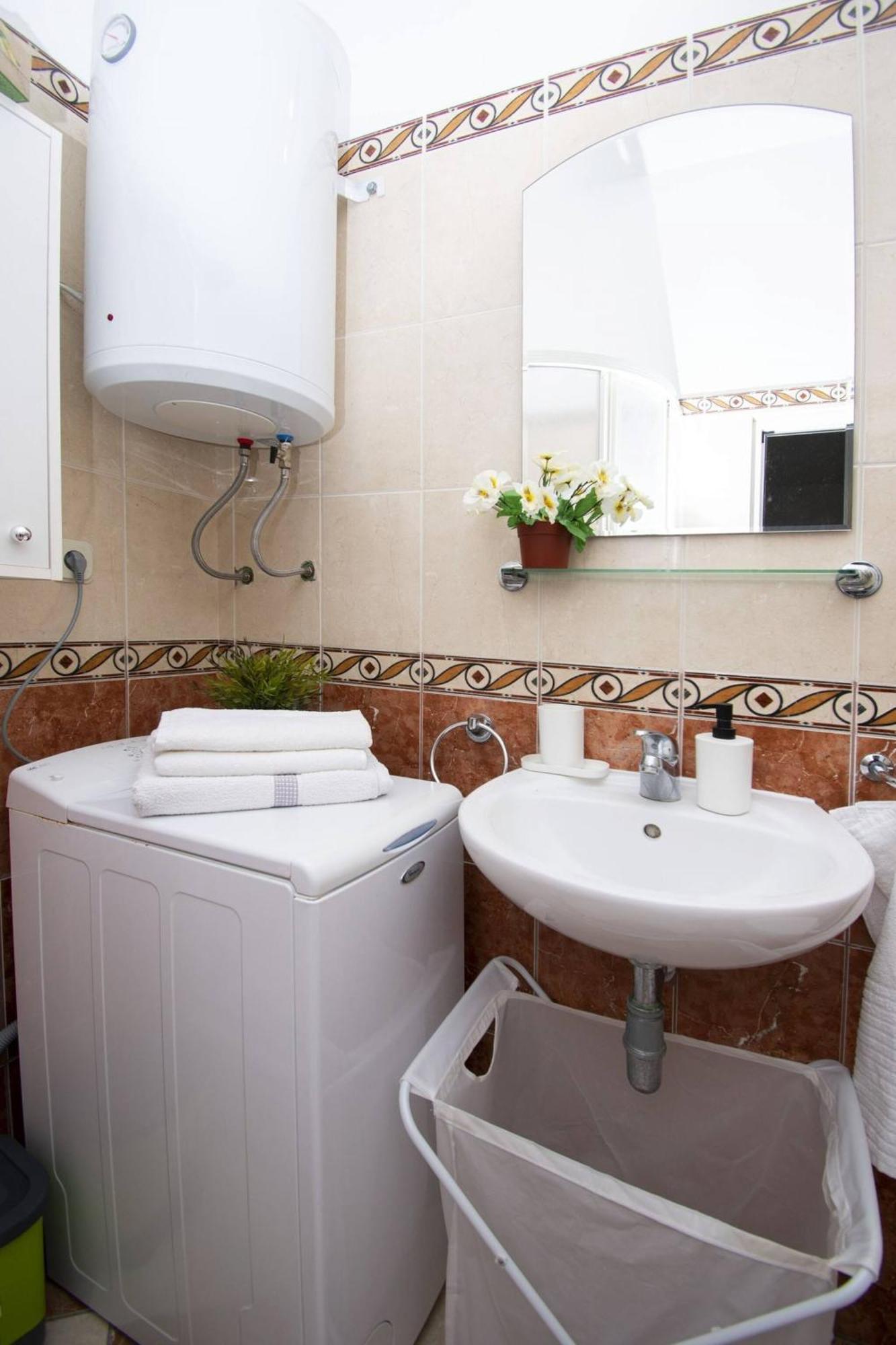 Apartment Meri Razanj With Sea View Екстер'єр фото