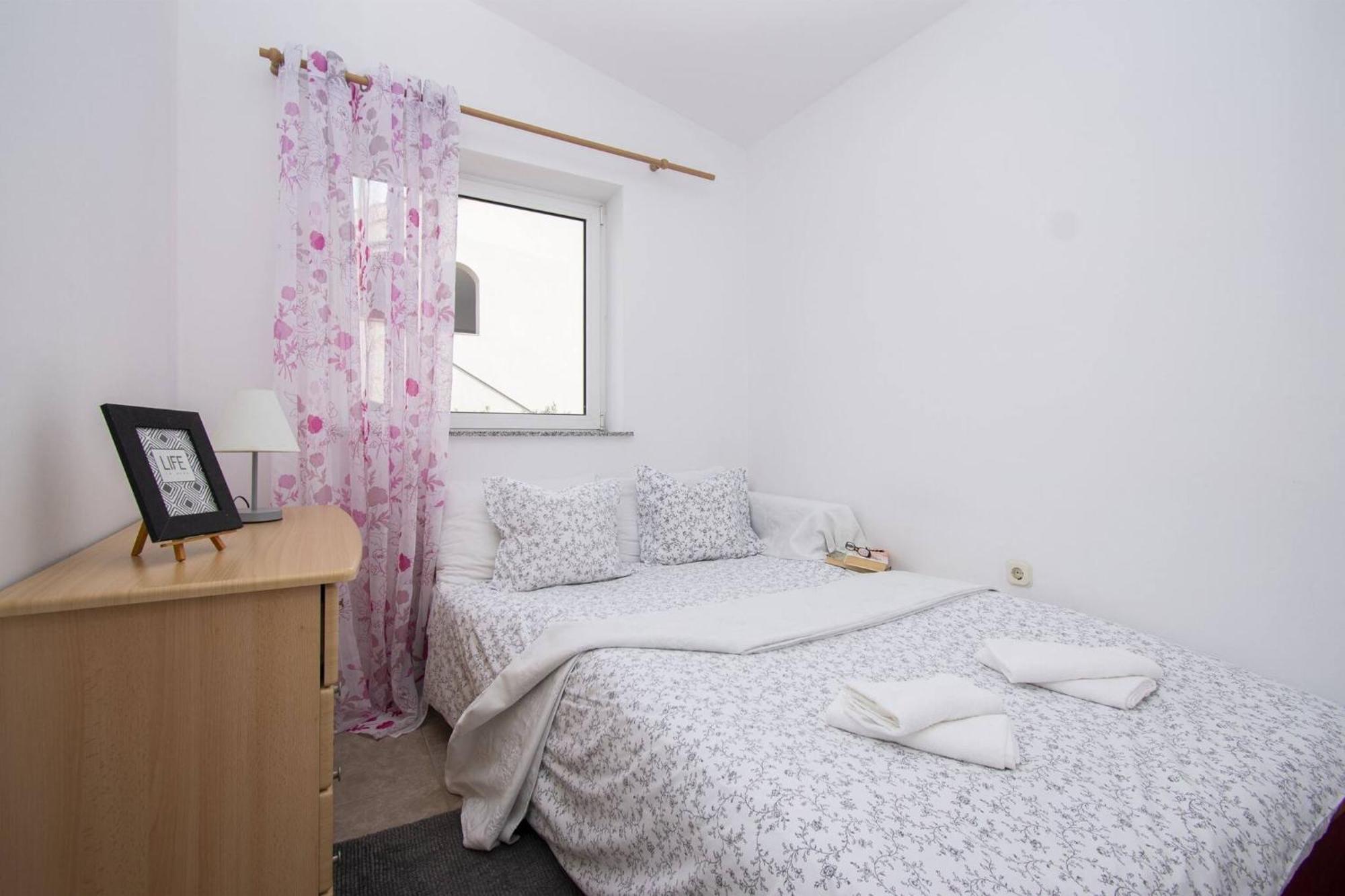 Apartment Meri Razanj With Sea View Екстер'єр фото