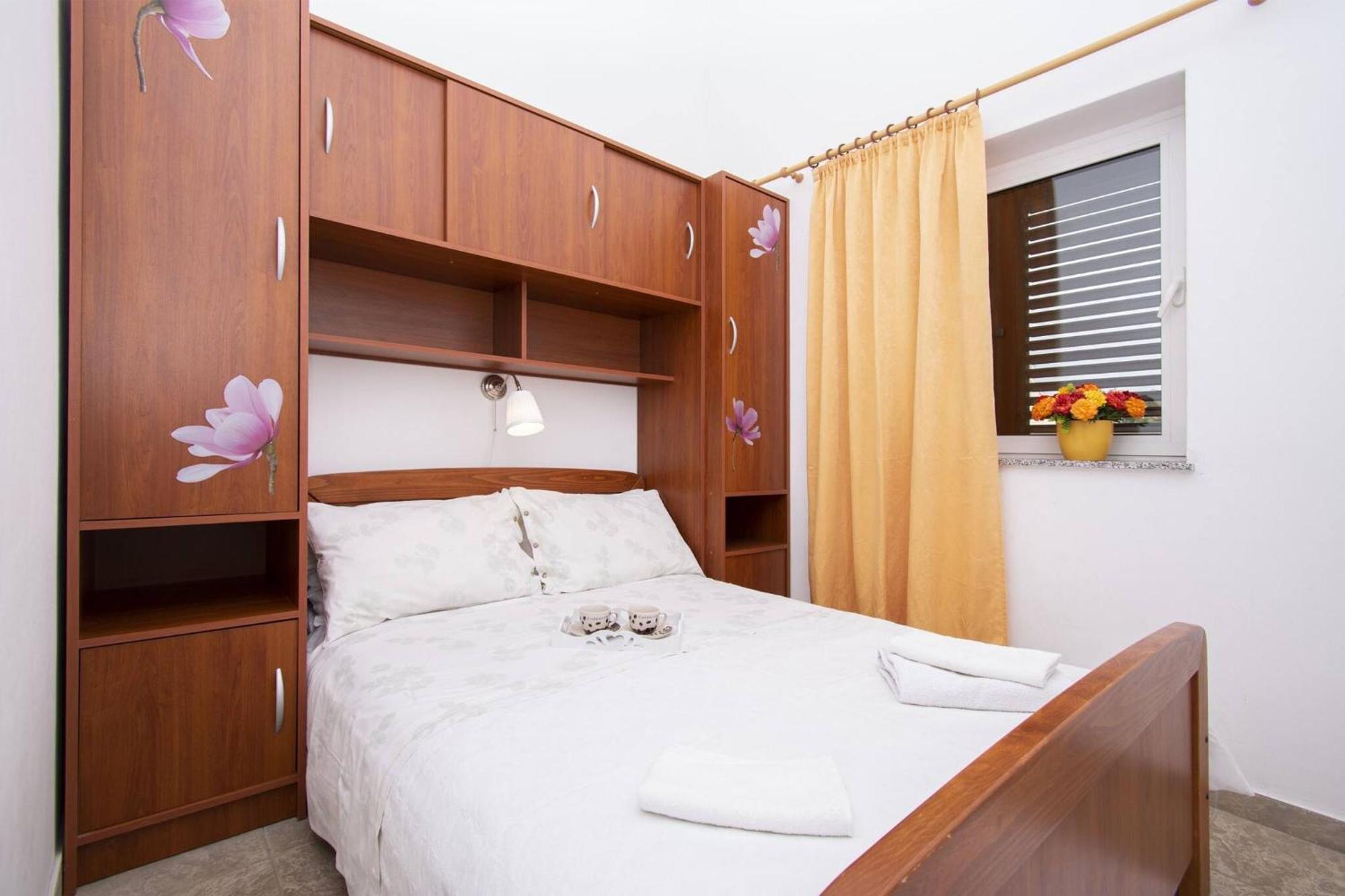 Apartment Meri Razanj With Sea View Екстер'єр фото