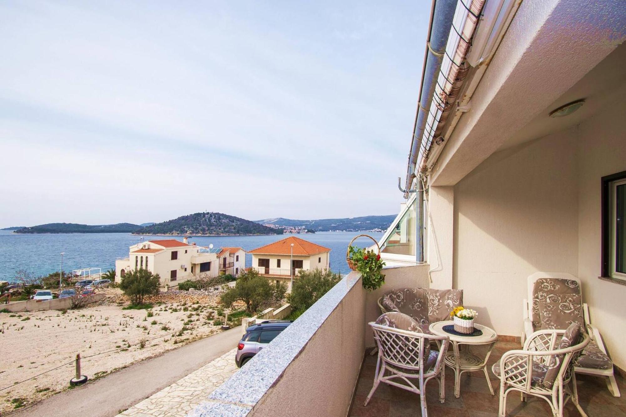 Apartment Meri Razanj With Sea View Екстер'єр фото