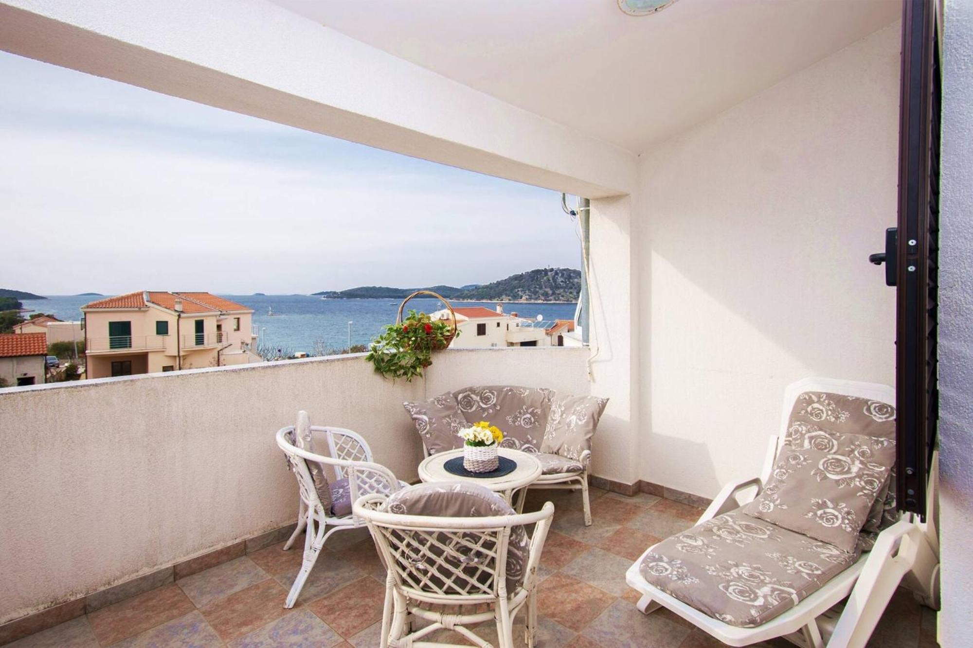 Apartment Meri Razanj With Sea View Екстер'єр фото